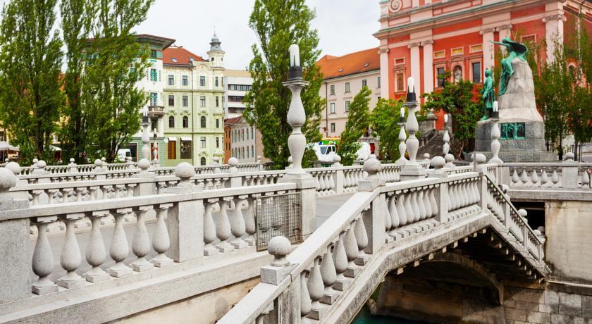 Urban Homy Ljubljana Bed & Breakfast ภายนอก รูปภาพ
